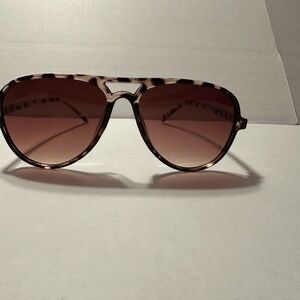 Stylish Tortoiseshell Sunglasses